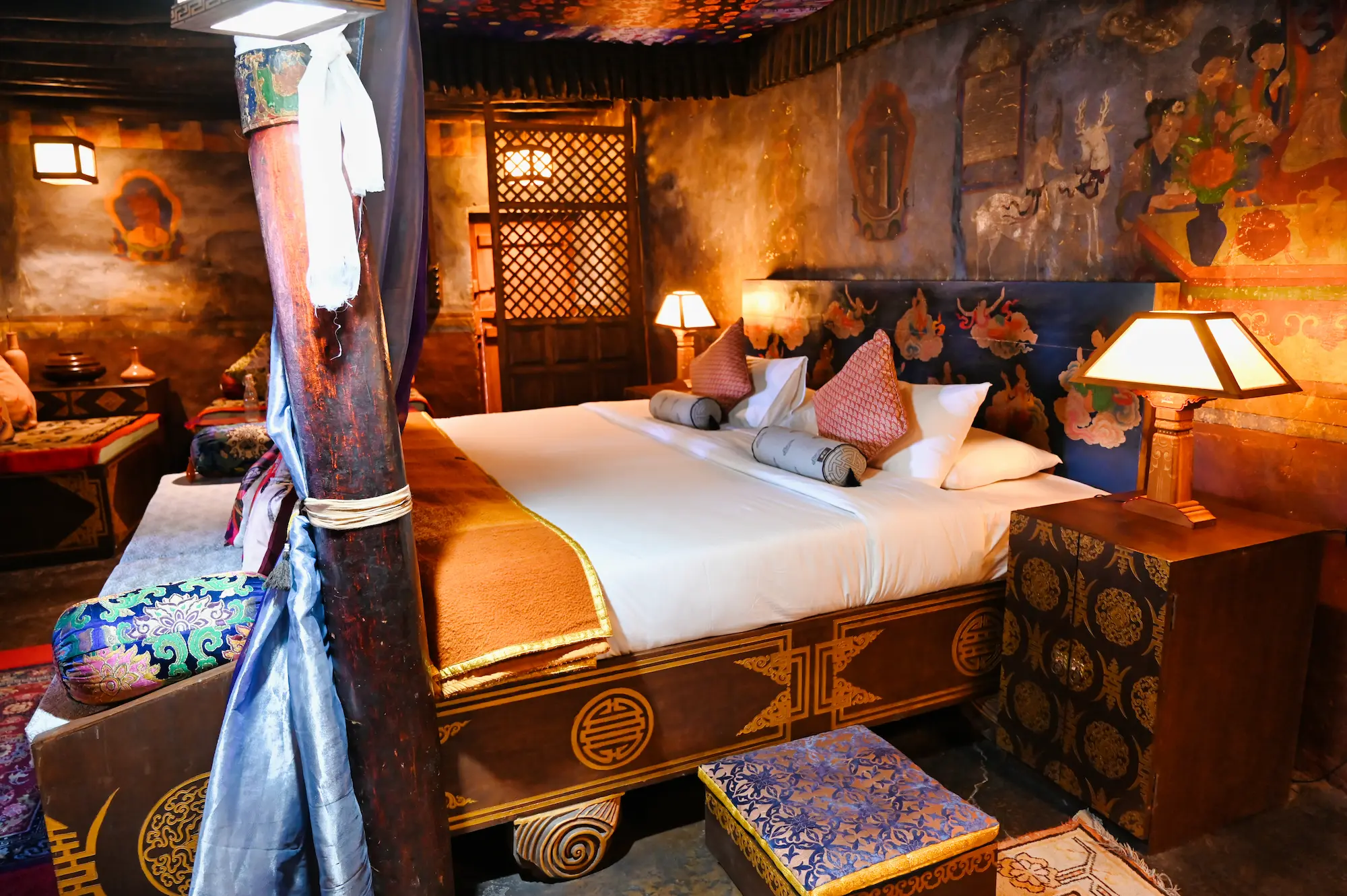 Queens Room